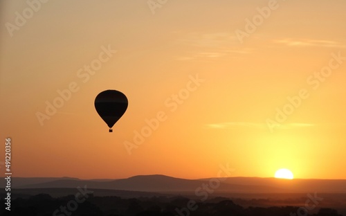 hot air balloon at sunrise © Toril