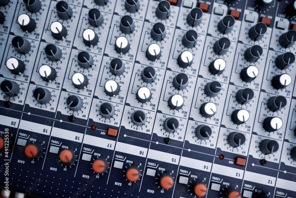 Digital audio mixing console music mixer