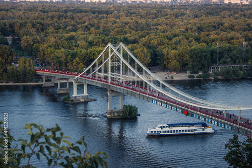 Pedestrian Bridge leading to the Trukhaniv Island in Kyiv, Ukraine © Роман Мельничук