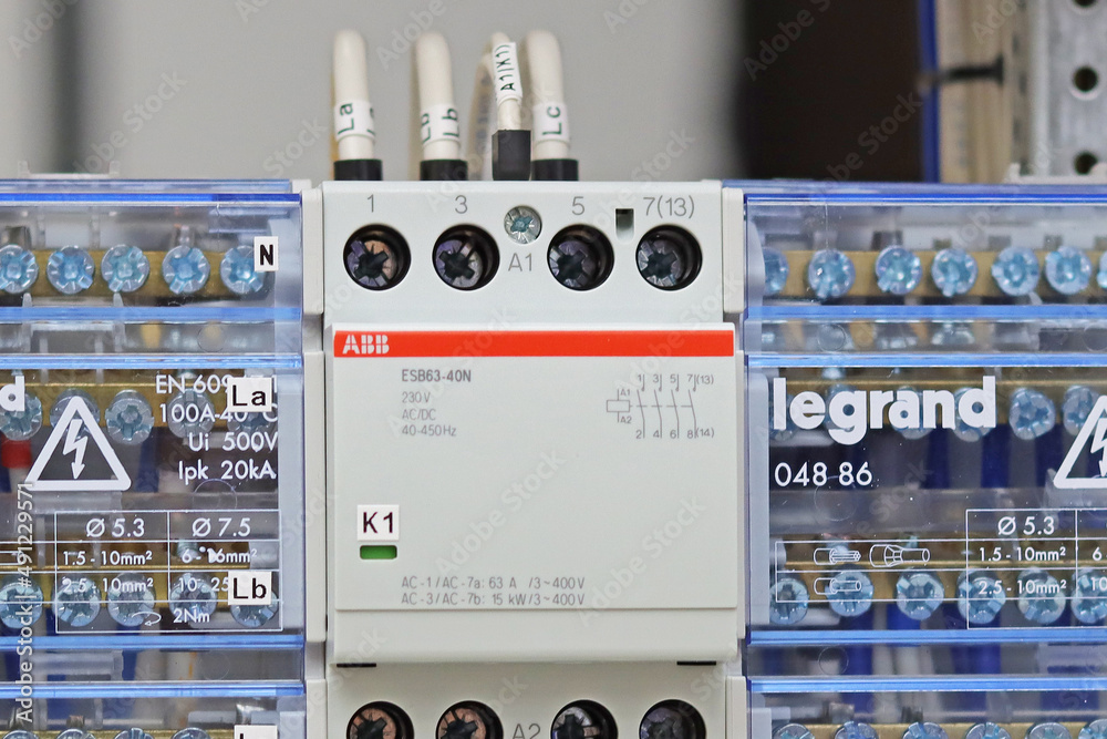 Connecting The Abb Contactor And The Legrand Cross Module With Mounting
