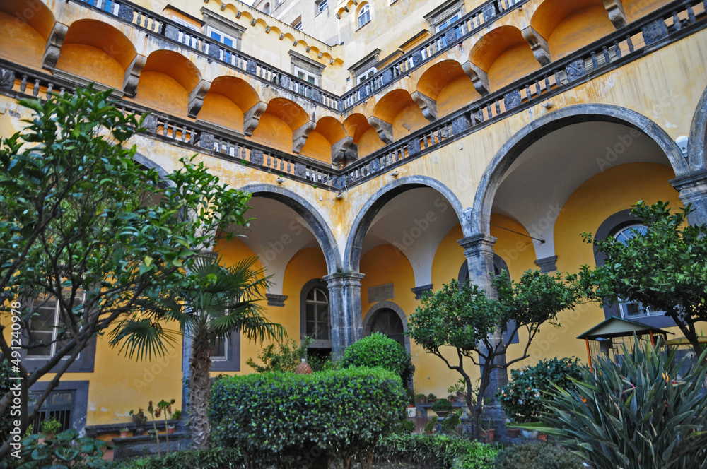 Fototapeta premium Napoli, Chiostro del Monastero di San Gregorio Armeno 