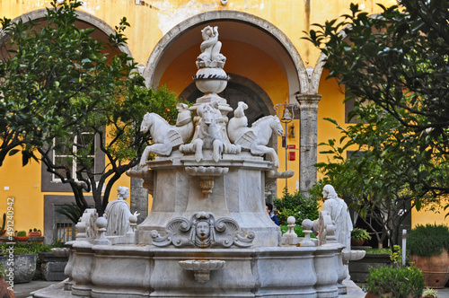 Napoli, Chiostro del Monastero di San Gregorio Armeno - Fontana 'Cristo e la Samaritana'