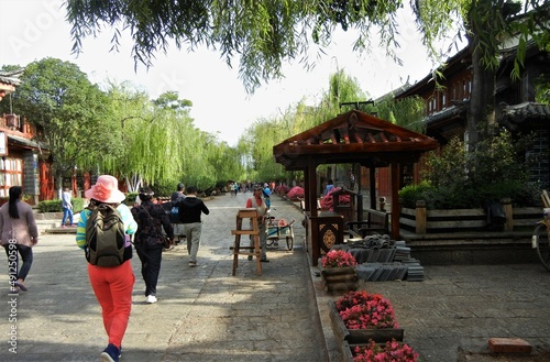 A scene of Lijiang City downtown in Yunnan Province in China 中国雲南省麗江市旧市街の風景