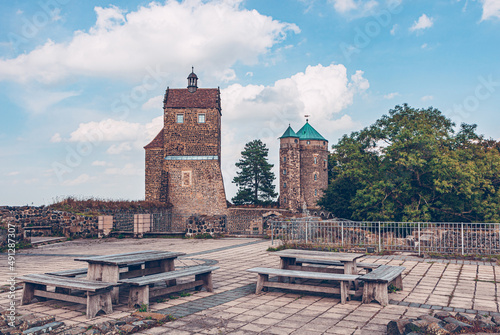 Aufnahme im Sommer an der Burg Stolpen in der Sächsischen Schweiz. Höhenburg, Schloss und Festung in der Nähe von Dresden. photo