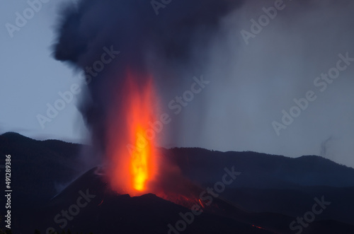 Volcanic eruption. Cumbre Vieja Natural Park. La Palma. Canary Islands. Spain.