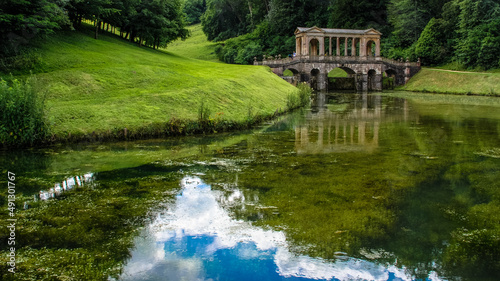 Fototapeta Naklejka Na Ścianę i Meble -  Prior Park Landscape Garden, Bath, England