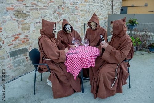 Fotografia Carnival masks disguised as friars