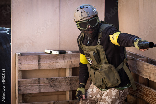 jugadores de airsoft  photo