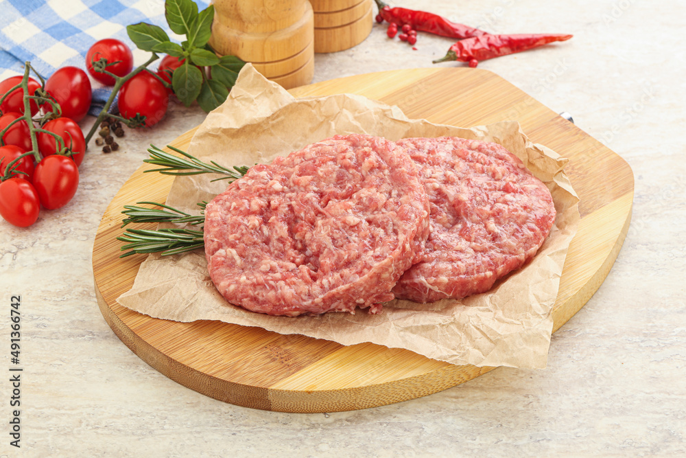 Raw pork cutlet for burger Raw pork cutlet for burger