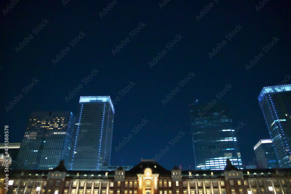 夜の東京駅