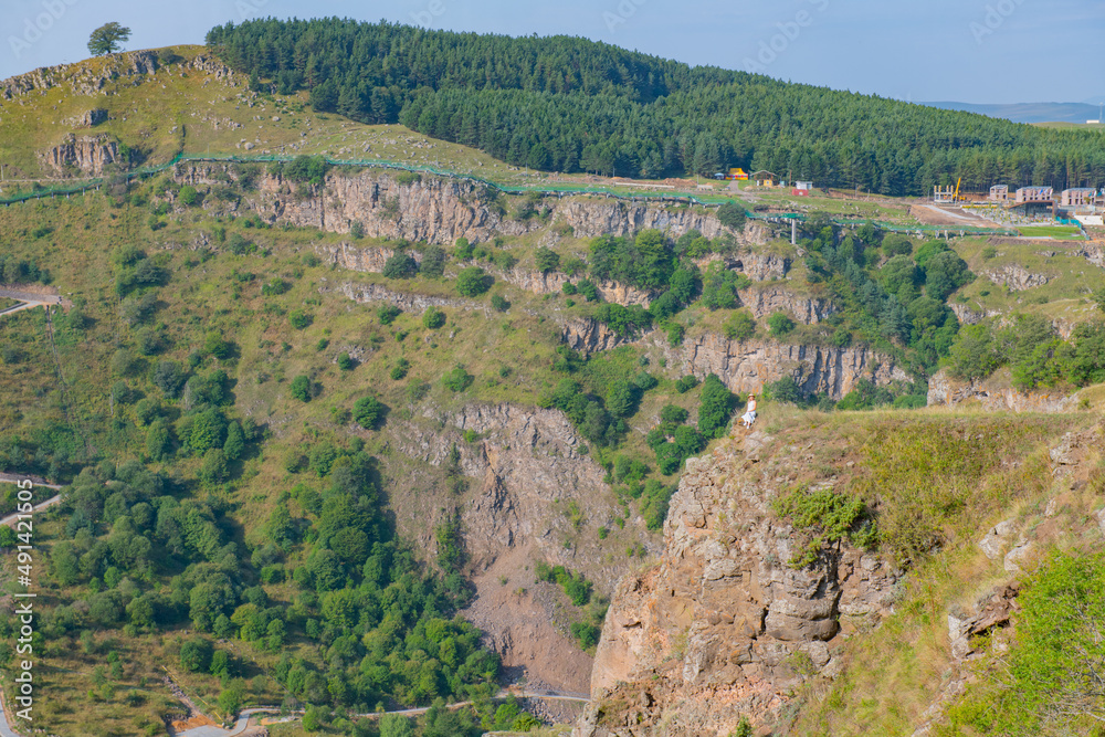 Dashbashi is located in the valley of the Khrami river Dashbashi is located in the valley of the Khrami river