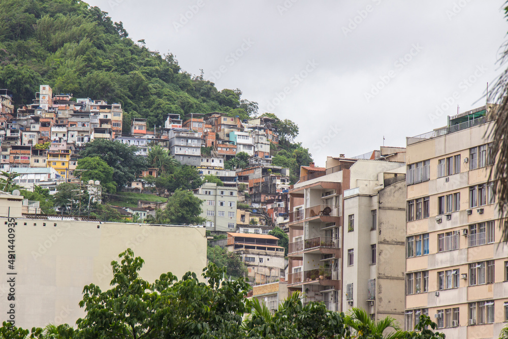 Obraz premium view of the favela of santo amaro Rio de Janeiro.