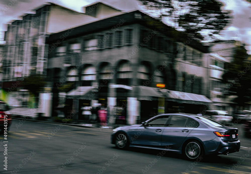 Carro en la ciudad