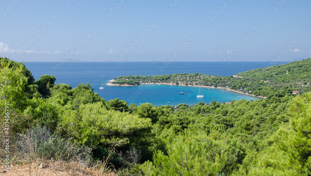 Bucht auf der Insel Murter in Kroatien