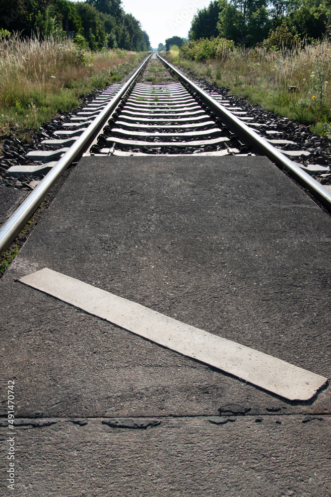 custom made wallpaper toronto digitalBahnübergang und Bahnschienen in Langenweddingen ein Ortsteil der Einheitsgemeinde Sülzetal im Landkreis Börde in Sachsen-Anhalt.