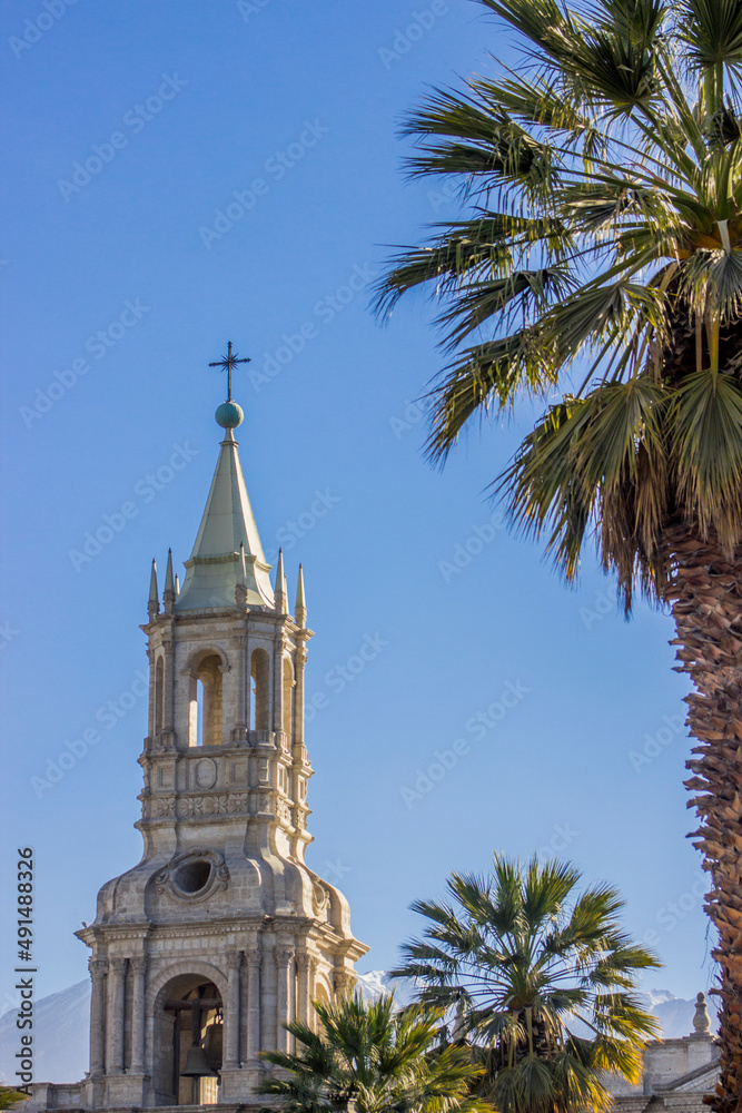Torre de la catedral del Arequipa 