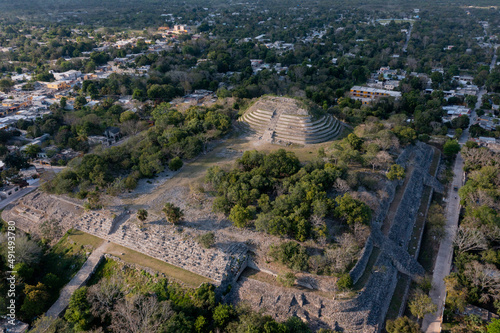piramide kinich kakmo, izamal, yucatan photo