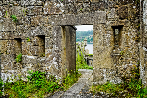 Fototapeta Naklejka Na Ścianę i Meble -  Panoramic view of the Castillo de San Felipe. Stone and earth coastal castle from the 16th century with views of the Ferrol estuary