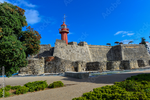 Der alte Leuchtturm an den Festungsmauern Sta.Catarina in Figueira da Foz, Portugal  photo