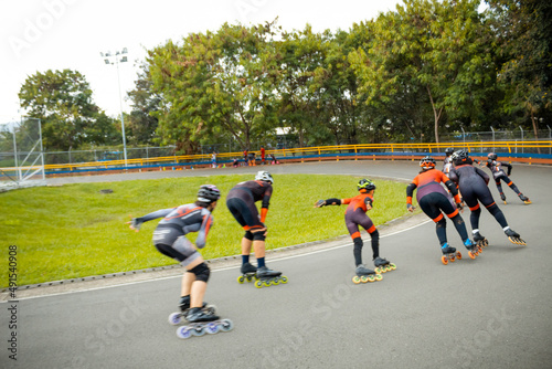 Fotografie Entrenamiento de deporte carrera de patinaje, estilo de vida saludable