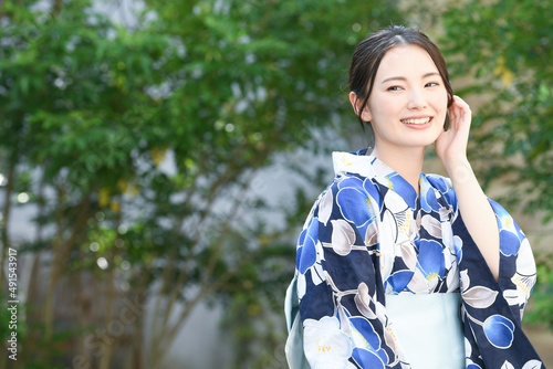 Portraits of beautiful Japanese women who look good in yukata photo