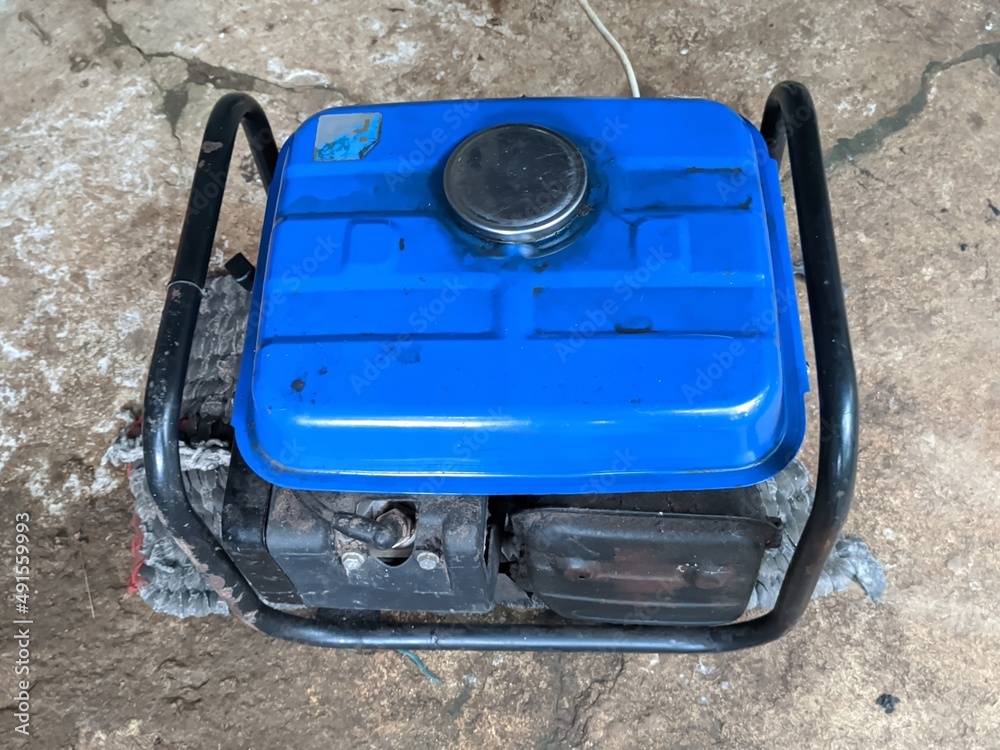 Mini portable engine electric generator