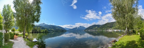 Fototapeta Naklejka Na Ścianę i Meble -  Panorama Zeller See in Österreich