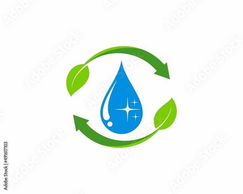 Water drop in the recycle arrow leaf