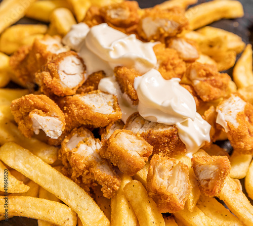 food, chicken, fried, meat, meal, dinner, dish, plate, snack, sauce, lunch, delicious, appetizer, cooked, white, wings, crispy, fish, grilled, healthy, tasty, shrimp, fresh, chicken, fast food