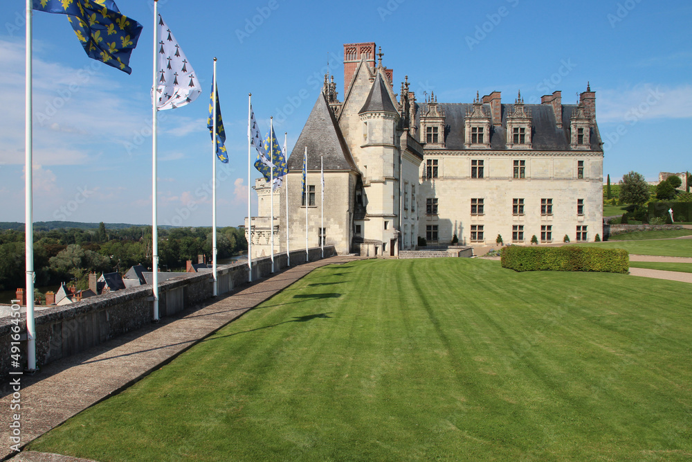 Fototapeta premium gothic and renaissance castle in amboise (france)
