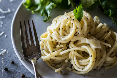 Spaghetti Cacio (Formaggio) e Pepe Recipe - Eataly