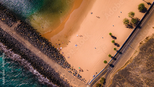 Las Teresitas is the most emblematic beach in Santa Cruz de Tenerife. This gold sandy beach is alive with palm trees and is a very popular spot among residents of Santa Cruz.