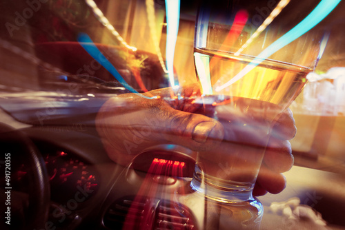 Concepto de conducir borracho con efecto de movimiento borroso. Abstracto Concepto de fondo de las bebidas alcohólicas y la conducción.