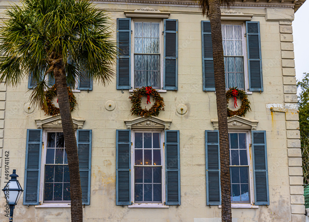 Naklejka premium Pre Colonial Arhitecture in The Historic District, Charleston, South Carolina, USA
