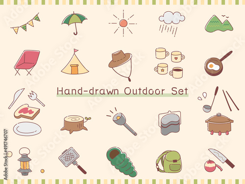 キャンプ　アウトドア　手描き　手書き　テント　レジャー　グランピング　旅行　山登り　イラスト　セット