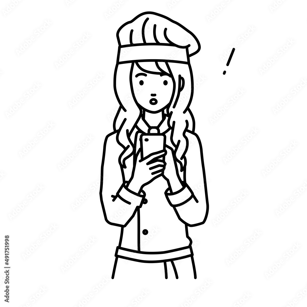 立ってスマートフォンを操作して何かに気づいて驚いた調理師の女性