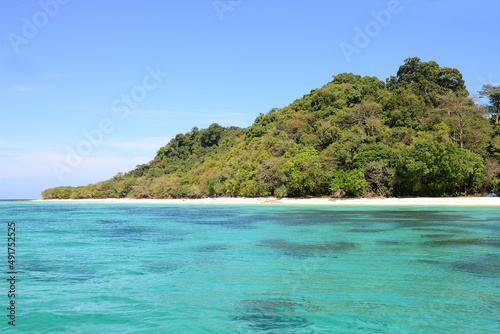 Koh Rok (Rok Island) is a small archipelago in southern Thailand in the Andaman Sea. © ideation90