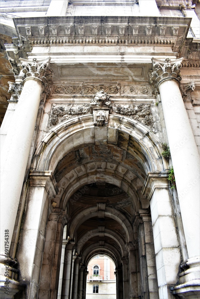 arch in genova