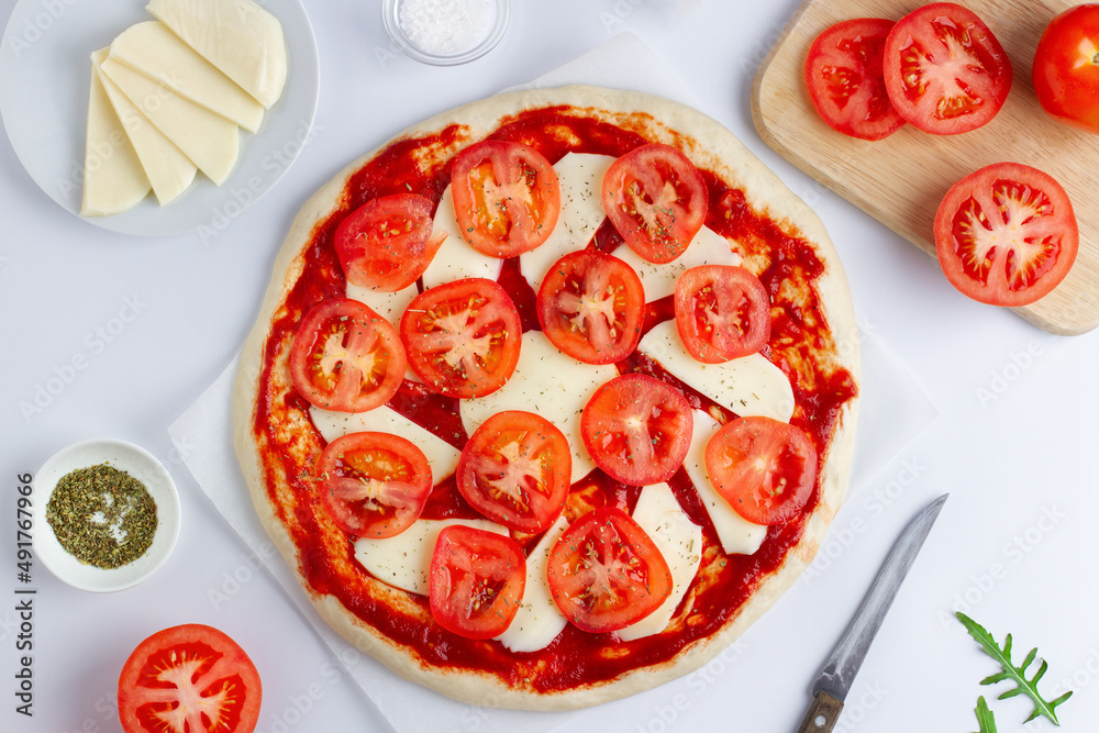 Step by step pizza recipe, cheese and tomatoes, photo 5-6 Step by step pizza recipe, cheese and tomatoes, photo 5-6