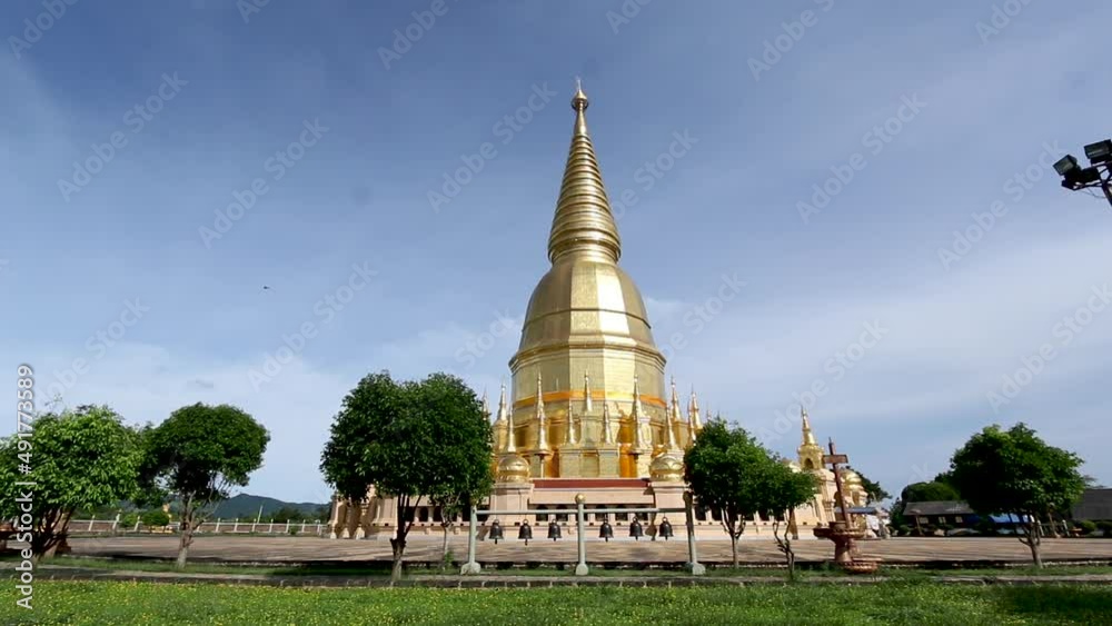 Phra Mahathat Chedi Si Wiang Chai, replica of Shwedagon Pagoda, built in Thailand. Phra Mahathat Chedi Si Wiang Chai, replica of Shwedagon Pagoda, built in Thailand.