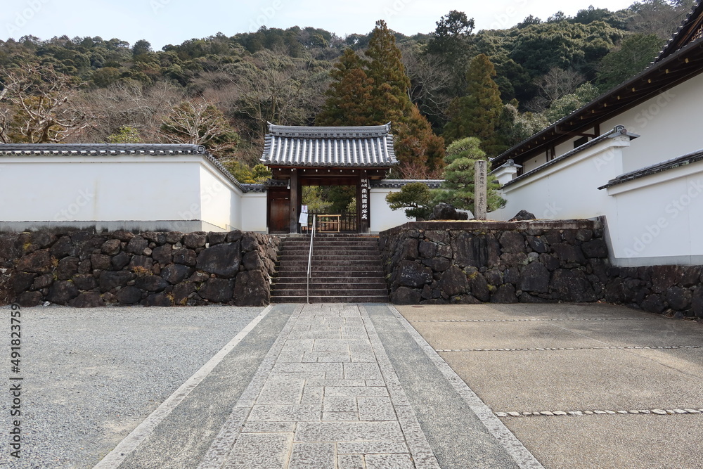 The entrance to Kiun-in Subordinate Temple in the precincts of Nanzen-ji Temple in Kyoto City in Japan 日本の京都市にある南禅寺境内の末寺帰雲院の入り口 The entrance to Kiun-in Subordinate Temple in the precincts of Nanzen-ji Temple in Kyoto City in Japan 日本の京都市にある南禅寺境内の末寺帰雲院の入り口