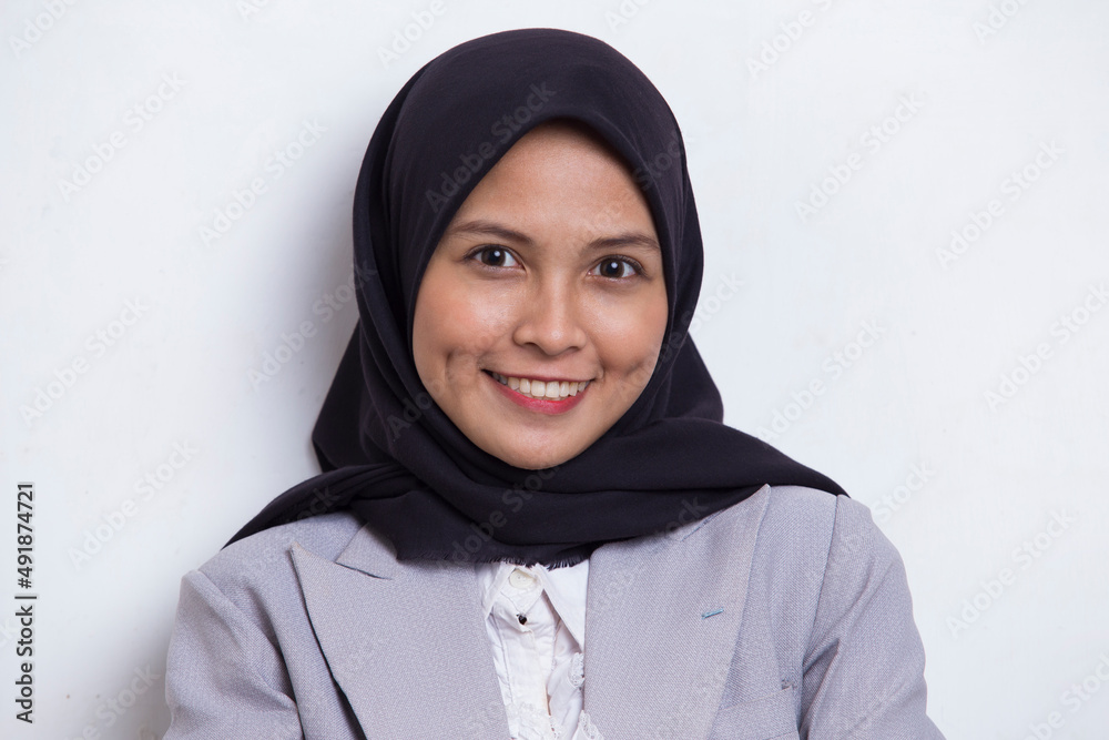 portrait of beautiful young asian muslim woman with clean and fresh skin isolated on white background
portrait of beautiful young asian muslim woman with clean and fresh skin isolated on white background