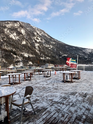 restaurant on the lake