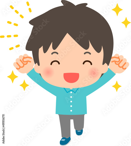 腕を上へ伸ばした笑顔の男性、リフレッシュ