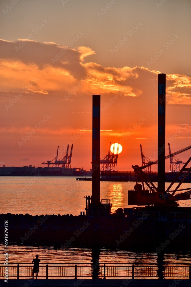 Obraz premium sunset over the harbor
