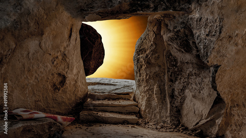 Foto Easter background - Crucifixion - Resurrection of Jesus Christ in Golgota / Golgotha jerusalem israel, empty tomb with bloody linen shroud and sunbeams