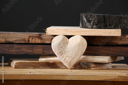 handgeschnitztes Holzherz
