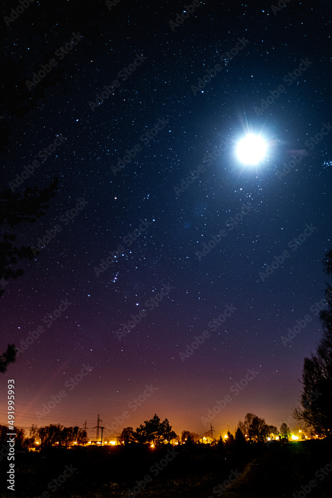 Naklejka premium Niebo nocą