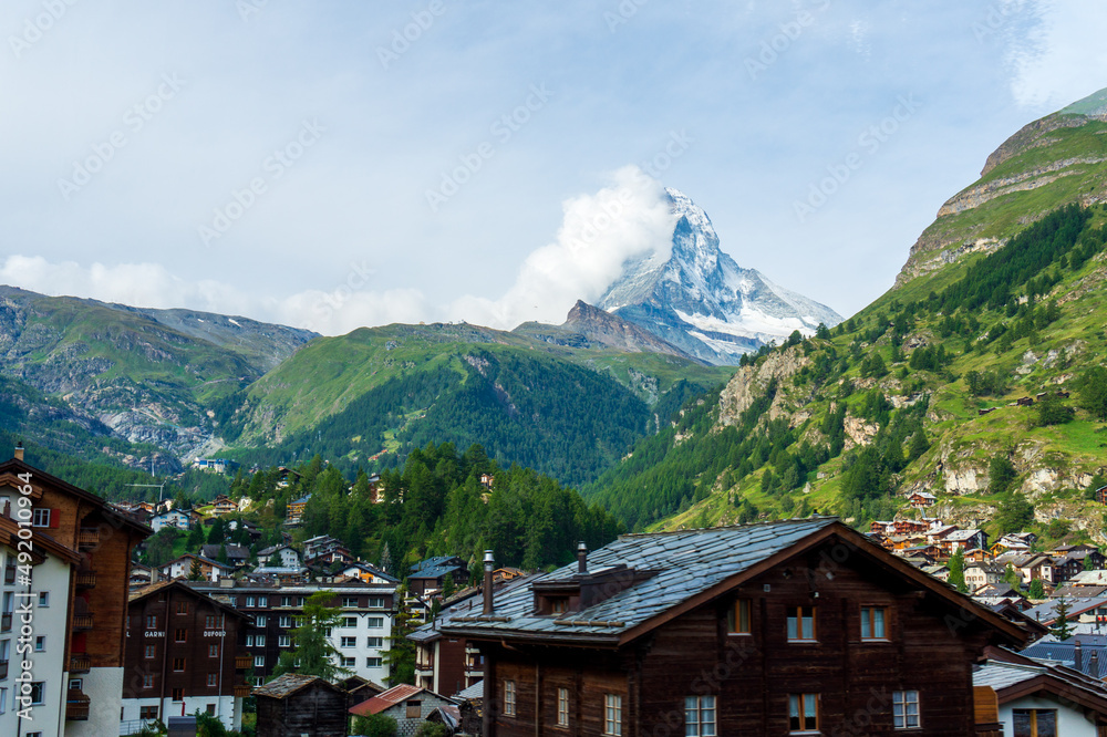 El monte Cervino, Matterhorn, Mont Cervin, la montaña más famosa de los