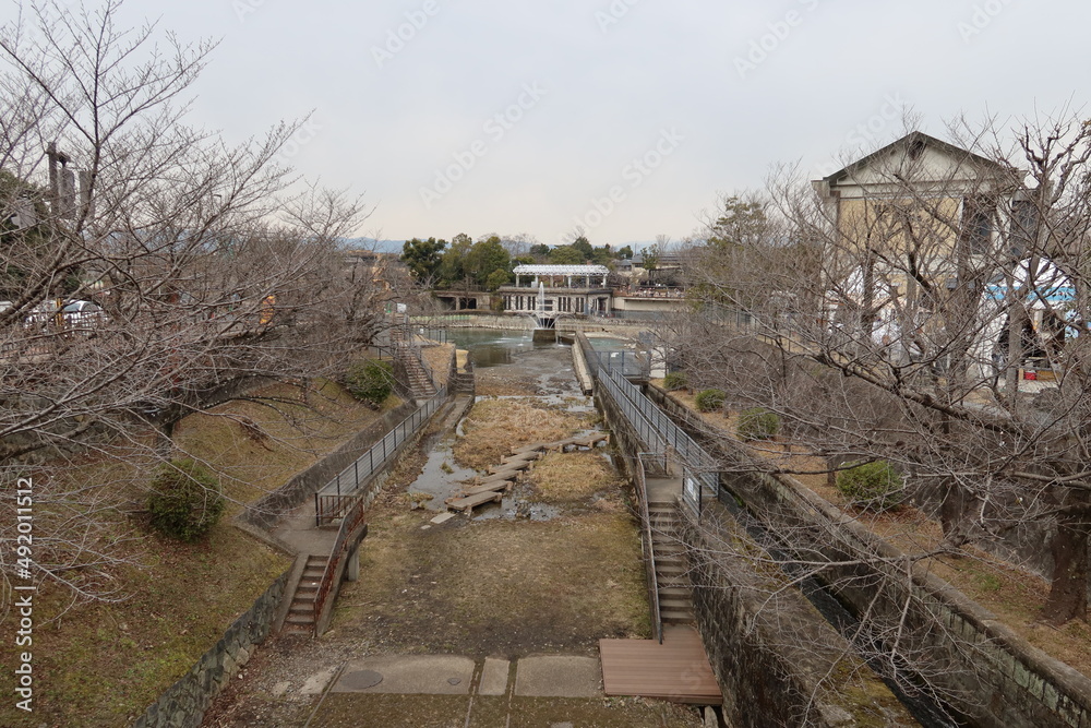  Keage-inkline Promenade and a distant view of Kyoto 
 Dobutsuen Zoon in Kyoto City in Japan 日本の京都市にある散歩道蹴上インクラインと京都動物園遠景
